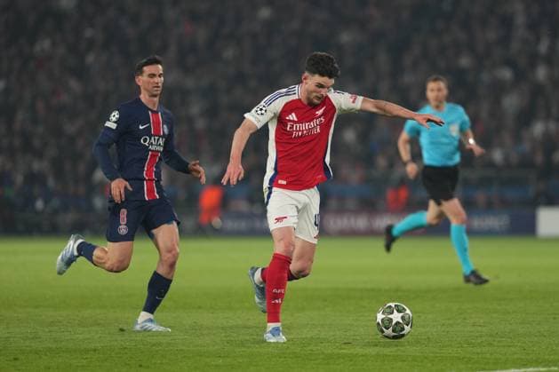 Declan Rice of Arsenal fires in a shot Paris Saint-Germain v Arsenal, UEFA Champions League, Semi Final, Second Leg, Football, Parc des Princes, Paris, France - 07 May 2025 EDITORIAL USE ONLY No use with unauthorised audio, video, data, fixture lists, club league logos or live services. Online in-match use limited to 120 images, no video emulation. No use in betting, games or single club league player publications. Copyright: xDavexWinter Shutterstockx 15288067ix