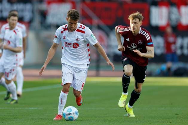 v.l. Luca Waldschmidt (1. FC Koeln, 9) und Tim Drexler (1.FC Nuernberg, 5), 09.05.2025, Fussball, 2. Bundesliga, 1. FC Nürnberg - 1. FC Köln, GER, Nuernberg, Max-Morlock-Stadion, DFL REGULATIONS PROHIBIT ANY USE OF PHOTOGRAPHS AS IMAGE SEQUENCES AND OR QUASI-VIDEO.