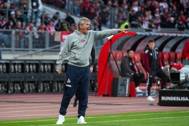 Friedhelm Funkel (FC Koeln, Trainer) gestikuliert, GER, 1. FC Nuernberg (FCN) vs 1. FC Koeln (KOE), Fussball 2. Bundesliga, 33. Spieltag, Saison 2024 2025, 09.05.2025 DFB DFL regulations prohibit any use of photographs as image sequences and or quasi-video GER, 1. FC Nuernberg (FCN) vs 1. FC Koeln (KOE), Fussball 2. Bundesliga, 33. Spieltag, Saison 2024 2025, 09.05.2025 Nuernberg