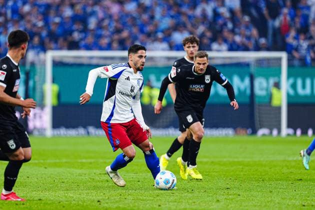 Ludovit Reis (Hamburger SV, 14) GER, Hamburger SV vs. SSV Ulm, Fussball, 2. Bundesliga, Spieltag 33, Saison 2024 2025, 10.05.2025 DFL REGULATIONS PROHIBIT ANY USE OF PHOTOGRAPHS AS IMAGE SEQUENCES AND OR QUASI-VIDEO GER, Hamburger SV vs. SSV Ulm, Fussball, 2. Bundesliga, Spieltag 33, Saison 2024 2025, 10.05.2025 Hamburg