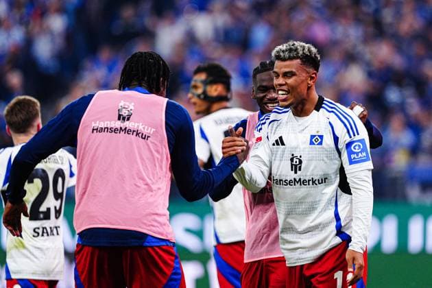 Torjubel Hamburger SV nach Tor zum 2:1 Ransford-Yeboah Koenigsdoerffer (Hamburger SV, 11) GER, Hamburger SV vs. SSV Ulm, Fussball, 2. Bundesliga, Spieltag 33, Saison 2024 2025, 10.05.2025 DFL REGULATIONS PROHIBIT ANY USE OF PHOTOGRAPHS AS IMAGE SEQUENCES AND OR QUASI-VIDEO GER, Hamburger SV vs. SSV Ulm, Fussball, 2. Bundesliga, Spieltag 33, Saison 2024 2025, 10.05.2025 Hamburg