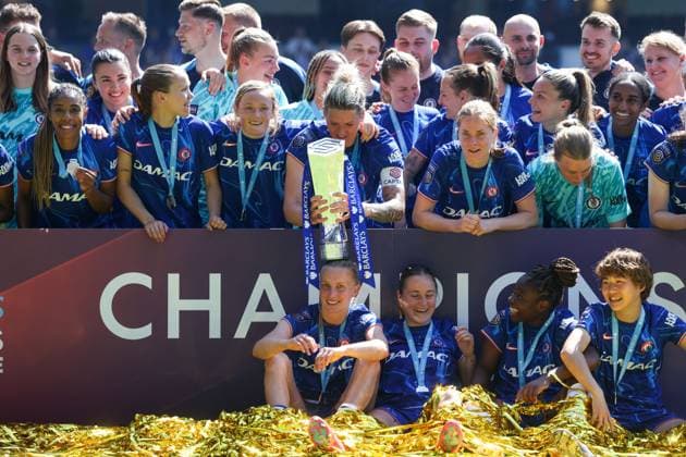 Millie Bright of Chelsea holds the Barclays Women s Super League trophy Chelsea v Liverpool, Football, Barclays Women s Super League, Stamford Bridge, London, UK - 10 05 25 EDITORIAL USE ONLY No use with unauthorised audio, video, data, fixture lists (outside the EU), club league logos or live services. Online in-match use limited to 45 images (+15 in extra time). No use to emulate moving images. No use in betting, games or Copyright: xAnthonyxHanc Shutterstockx 15292910ea