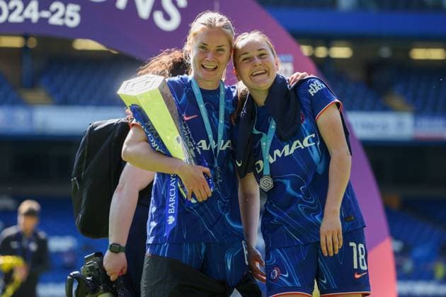 Sjoeke Nusken and Wieke Kaptein of Chelsea pictured together holding the Barclays Women s Super League trophy Chelsea v Liverpool, Football, Barclays Women s Super League, Stamford Bridge, London, UK - 10 05 25 EDITORIAL USE ONLY No use with unauthorised audio, video, data, fixture lists (outside the EU), club league logos or live services. Online in-match use limited to 45 images (+15 in extra time). No use to emulate moving images. No use in betting, games or Copyright: xAnthonyxHanc Shutterstockx 15292910fy