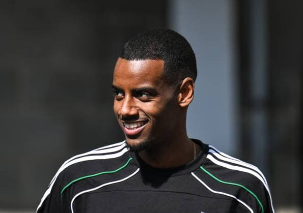 Alexander Isak of Newcastle United Newcastle United v Chelsea, Premier League, Football, St James Park, Newcastle, UK - 11 May 2025 EDITORIAL USE ONLY No use with unauthorised audio, video, data, fixture lists, club league logos or live services. Online in-match use limited to 120 images, no video emulation. No use in betting, games or single club league player publications. Copyright: xRichardxLee Shutterstockx 15292564a