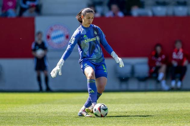 Maria Luisa Mala Grohs (Torfrau, FC Bayern Muenchen Frauen, 1) FC Bayern Muenchen Frauen vs. SGS Essen 1968, Fussball, Google Pixel Frauen-Bundesliga, 22. Spieltag, Saison 2024 2025, 11.05.2025. (DFL DFB REGULATIONS PROHIBIT ANY USE OF PHOTOGRAPHS as IMAGE SEQUENCES and or QUASI-VIDEO). FC Bayern Muenchen Frauen vs. SGS Essen 1968, Fussball, Google Pixel Frauen-Bundesliga, 22. Spieltag, Saison 2024 2025, 11.05.2025. Muenchen Copyright: xEibner-Pressefoto HeikexFeinerx EP_HFR