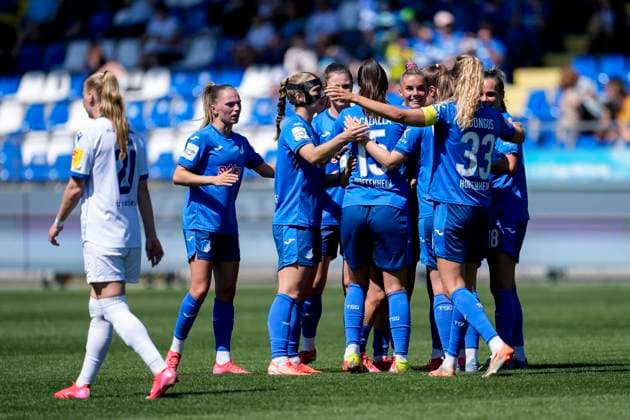 Spielerinnen der TSG 1899 Hoffenheim, jubeln über das Tor zum 3:0, Jubel, Torjubel, Torerfolg, celebrate the goal, goal, celebration, jubelt ueber das Tor, Freuen, Freude, freut sich, optimistisch, positiv, Spielszene, Highlight, Action, Aktion, 11.05.2025, Sinsheim (Hoffenheim) (Deutschland), Fussball, Google Pixel Frauen-Bundesliga, TSG 1899 Hoffenheim - FC Carl Zeiss Jena, DFB DFL REGULATIONS PROHIBIT ANY USE OF PHOTOGRAPHS AS IMAGE SEQUENCES AND OR QUASI-VIDEO.
