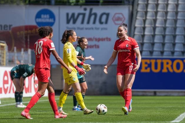 Svenja Fölmli Svenja Foelmli (SC Freiburg, 17) Torjubel, Emotionen, Jubel, Torerfolg, Abschluss, Treffer, Cora Zicai (SC Freiburg, 28) , Deutschland, Fussball, GooglePixel Frauen-Bundesliga, 22.Spieltag, 2024 2025, SC Freiburg vs. SV Werder Bremen, 11.05.2025, Dreisamstadion, Freiburg, Deutschland DFB REGULATIONS PROHIBIT ANY USE OF PHOTOGRAPHS AS IMAGE SEQUENCES AND OR QUASI-VIDEO. Freiburg Dreisamstadion Baden-Wuerttemberg Deutschland Copyright: xArnexAmbergx