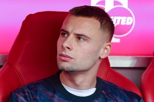 Gabriel Vidovic (FC Bayern Muenchen) schaut, Bundesliga, FC Bayern München v Borussia Mönchengladbach, Allianz Arena am 10. May 2025 in München, Deutschland. (Foto von Marco Steinbrenner DeFodi Images) Gabriel Vidovic (FC Bayern Muenchen) looks on, Bundesliga, FC Bayern München v Borussia Mönchengladbach, Allianz Arena, May 10, 2025 in Munich, Germany. (Photo by Marco Steinbrenner DeFodi Images) DFL regulations prohibit any use of photographs as image sequences and or quasi-video.