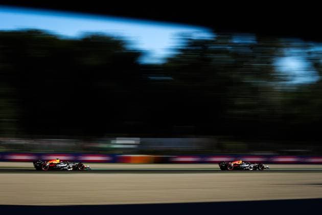 F1 - EMILIA ROMAGNA GRAND PRIX 2025 01 VERSTAPPEN Max (nld), Red Bull Racing RB21, 22 TSUNODA Yuki (jap), Red Bull Racing RB21, action during the Formula 1 AWS Gran Premio del Made in Italy e Dell™Emilia-Romagna 2025, Emilia Romagna Grand Prix 2025, 7th round of the 2025 FIA Formula One World Championship, WM, Weltmeisterschaft from May 16 to 18, 2025 on the Autodromo Internazionale Enzo e Dino Ferrari, in Imola, Italy - ImolaItaly Copyright: xANTONINxVINCENTx