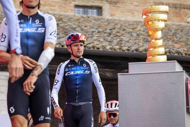 CICLISMO - Giro d Italia - Stage 9 - Gubbio-Siena PIDCOCK Thomas, Q36.5 Pro Cycling Team, during the Preesentation Team, during the Giro d Italia 2025, Tour of Italy, Stage 9, Gubbio - Siena (181 Km) on 18 May 2025 in Siena, Italy - during Stage 9 - Gubbio-Siena, Giro d Italia race in Siena, Italy, May 18 2025 Siena Italy Copyright: xIPAxSport ABACAx