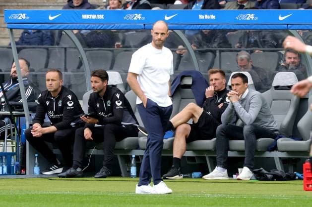 DEU, DFL, 2. FBL, Hertha BSC vs. Hannover 96, 18.05.2025, Berliner Olympiastadion, Berlin, DEU, DFL, 2. FBL, Hertha BSC vs. Hannover 96, im Bild Trainer Lars Barlemann (Hannover 96) DFL - regulations prohibit any use of Photographs as image sequences and or quasi-video