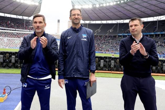 DEU, DFL, 2. FBL, Hertha BSC vs. Hannover 96, 18.05.2025, Berliner Olympiastadion, Berlin, DEU, DFL, 2. FBL, Hertha BSC vs. Hannover 96, im Bild Cheftrainer Stefan Leitl (Hertha BSC Berlin), Co-Trainer Andre Mijatovic (Hertha BSC Berlin), Benjamin Weber (Sportdirektor, Hertha BSC Berlin) DFL - regulations prohibit any use of Photographs as image sequences and or quasi-video