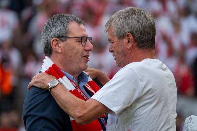 Friedhelm Funkel (1. FC Koeln, Trainer) und Dr. Werner Wolf (1. FC Koeln, Präsident) 1. FC Koeln vs. 1. FC Kaiserslautern, Fussball, 2. Bundesliga, 34. Spieltag, Saison 2024 2025, 18.05.2025 DFL REGULATIONS PROHIBIT ANY USE OF PHOTOGRAPHS AS IMAGE SEQUENCES AND OR QUASI-VIDEO 1. FC Koeln vs. 1. FC Kaiserslautern, Fussball, 2. Bundesliga, 34. Spieltag, Saison 2024 2025, 18.05.2025 Koeln Copyright: xEibner-Pressefoto JustinxDerondex EP_JDU