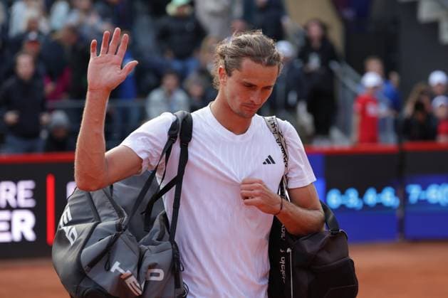 GER, Hamburg, xFSx , ATP, Tennis Herren 500 , Herren Tennistunier Bitpanda Hamburg Open 2025, Achtelfinale 21.05.2025 Alexander Zverev (GER) enttaeuscht, enttaeusch schauend, dissapointed, traurig, frustriert, frust, gefrustet Copyright: HMBxMedia FernandoxSoares