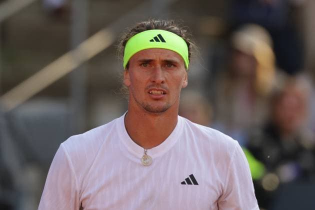 GER, Hamburg, xFSx , ATP, Tennis Herren 500 , Herren Tennistunier Bitpanda Hamburg Open 2025, Achtelfinale 21.05.2025 Alexander Zverev (GER) enttaeuscht, enttaeusch schauend, dissapointed, traurig, frustriert, frust, gefrustet Copyright: HMBxMedia FernandoxSoares