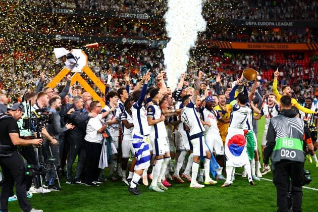 Son Heung-Min of Tottenham Hotspur and Tottenham Hotspur lift the UEFA Europa League trophy Tottenham Hotspur v Manchester United, ManU Europa League Final, Football, San Mames Stadium, Bilbao, Spain - 21 May 2025 EDITORIAL USE ONLY No use with unauthorised audio, video, data, fixture lists, club league logos or live services. Online in-match use limited to 120 images, no video emulation. No use in betting, games or single club league player publications. Copyright: xJamesxMarsh Shutterstockx 15312890ep