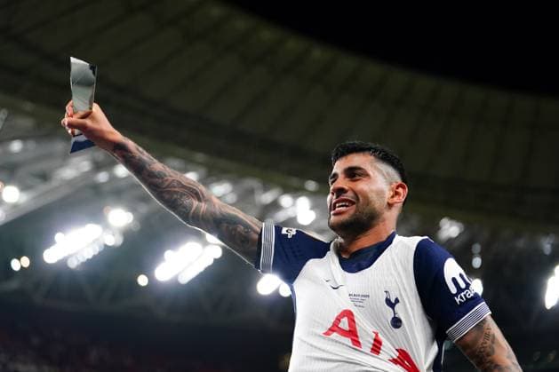 Cristian Romero of Tottenham Hotspur celebrates Tottenham Hotspur v Manchester United, ManU Europa League Final, Football, San Mames Stadium, Bilbao, Spain - 21 May 2025 EDITORIAL USE ONLY No use with unauthorised audio, video, data, fixture lists, club league logos or live services. Online in-match use limited to 120 images, no video emulation. No use in betting, games or single club league player publications. Copyright: xGokhanxTaner Shutterstockx 15312892hk