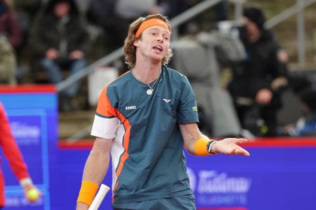 GER, Hamburg, xFSx , ATP, Tennis Herren 500 , Herren Tennistunier Bitpanda Hamburg Open 2025, Viertelfinale , 22.05.2025 Andrey Rublev (RUS) enttaeuscht, enttaeusch schauend, dissapointed, traurig, frustriert, frust, gefrustet Copyright: HMBxMedia FernandoxSoares