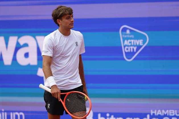 GER, Hamburg, xFSx , ATP, Tennis Herren 500 , Herren Tennistunier Bitpanda Hamburg Open 2025, Halbfinale ,Herren Doppel , 23.05.2025 Flavio Cobolli (ITA) enttaeuscht, enttaeusch schauend, dissapointed, traurig, frustriert, frust, gefrustet Copyright: HMBxMedia FernandoxSoares