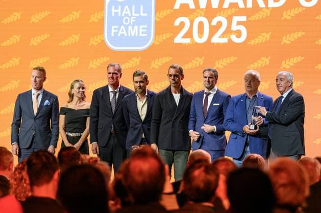250524 Jörgen Jönsson, Anna Liv, wife of late Stefan Liv, Kenny Jönnson, Henrik Zetterberg, Mikael Samuelsson, Niklas Kronwall, Bengt-Ake Gustafsson and Luc Tardif, President of the International Ice hockey, Eishockey Federation during the IIHF Contributors™ Award Ceremony on May 24, 2025 in Stockholm. Photo: Simon Hastegard BILDBYRAN kod SH SH0625 ishockey ice hockey presskonferens press conference, PK, Pressekonferenz bbeng Copyright: SIMONxHASTEGARD BB250524SH001
