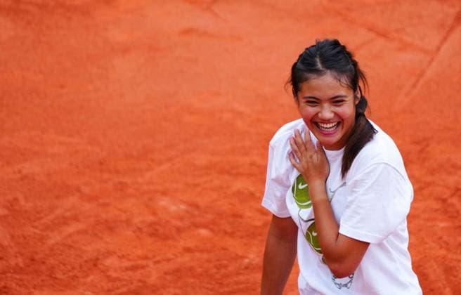 Emma Raducanu practices French Open Tennis, Saturday Previews, Qualifying and Practice, Tennis, Roland Garros, Paris, France - 24 May 2025 EDITORIAL USE ONLY No use with unauthorised audio, video, data, fixture lists, club league logos or live services. Online in-match use limited to 120 images, no video emulation. No use in betting, games or single club league player publications. Copyright: xJavierxGarcia Shutterstockx 15314612aw