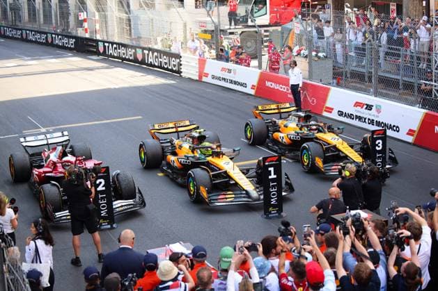 Oscar Piastri (McLaren Formula 1 Team, 81), Lando Norris (McLaren Formula 1 Team, 04), Charles Leclerc (Scuderia Ferrari HP, 16), Parc Ferme, Race Day, MCO, Formel 1 Weltmeisterschaft, Tagheuer Monaco Grand Prix, 25.05.2025 ITA, Formel 1 Weltmeisterschaft, Monaco Grand Prix, 25.05.2024 Monaco Copyright: xEibner-Pressefoto AnnikaxGrafx EP_AGF