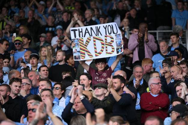 Football - 2024 2025 Premier League - Fulham vs Manchester City - Craven Cottage - Sunday 25th May 2025. A sign for Manchester City s Kevin De Bruyne thanked by the travelling fans. COLORSPORT Ashley Western