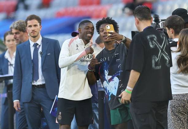 IShowSpeed and Ousmane Dembele of Paris Saint-Germain Paris Saint-Germain Training Session, UEFA Champions League Final, Football, Allianz Arena, Munich, Germany - 30 May 2025 EDITORIAL USE ONLY No use with unauthorised audio, video, data, fixture lists, club league logos or live services. Online in-match use limited to 120 images, no video emulation. No use in betting, games or single club league player publications. Copyright: xMichaelxZemanek Shutterstockx 15330915r