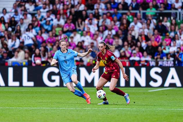 Veerle Buurman (Niederlande, 04), Jule Brand (Deutschland, 22) GER, Deutschland vs. Niederlande, Fussball, Frauen, UEFA Nations League, Spieltag 5, Spielzeit 2024 25, 30.05.2025 GER, Deutschland vs. Niederlande, Fussball, Frauen, UEFA Nations League, Spieltag 5, Spielzeit 2024 25, 30.05.2025 Bremen Copyright: xEibner-Pressefoto MarcelxvonxFehrnx EP_MFN