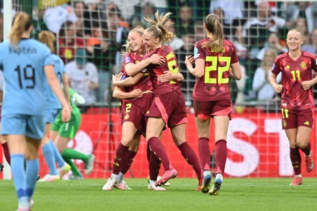 Jubel, Freuen, celebrate, happy, cheer , Goal Celebration Sarai Linder (DFB-Frauen , Deutschland,2 ) Janina Menge (DFB-Frauen, Deutschland, 6) 3:0 Deutschland, 30.05.2025, Bremen (Deutschland), Fussball, UEFA Womens Nation League - Deutschland - Niederlande