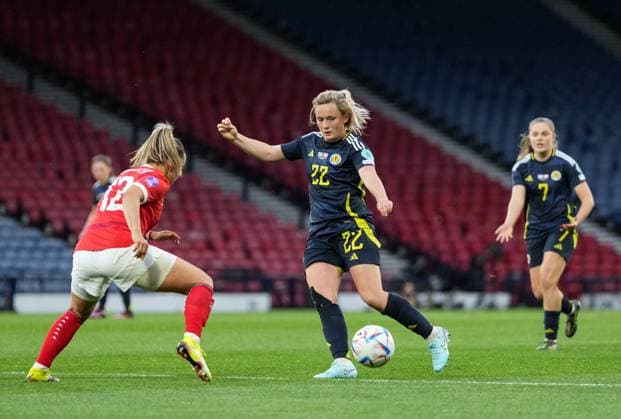 Erin Cuthbert of Scotland Women lays off the ball in front of Laura Wienroither of Austria Women. Scotland Women v Austria Women, UEFA Women s Nations League - League A - Group 1, Football, Hampden Park, Glasgow, Scotland, UK - 30 May 2025 EDITORIAL USE ONLY No use with unauthorised audio, video, data, fixture lists, club league logos or live services. Online in-match use limited to 120 images, no video emulation. No use in betting, games or single club league player publications. Copyright: xStuartxWallace Shutterstockx 15330905r