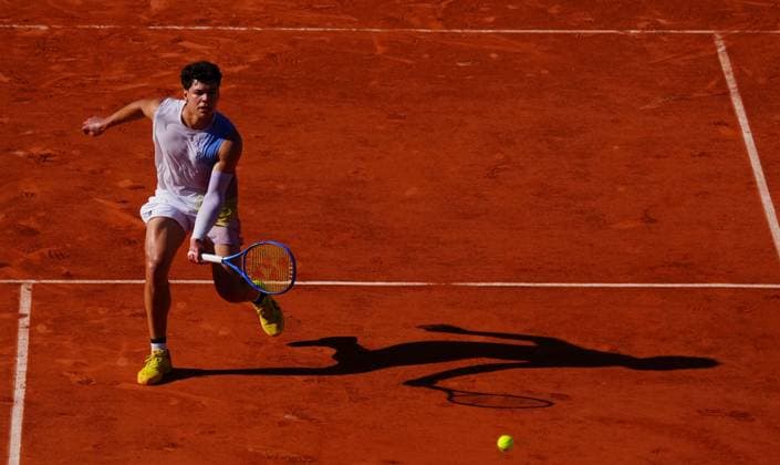Ben Shelton in third round action French Open Tennis, Day Six, Tennis, Roland Garros, Paris, France - 30 May 2025 EDITORIAL USE ONLY No use with unauthorised audio, video, data, fixture lists, club league logos or live services. Online in-match use limited to 120 images, no video emulation. No use in betting, games or single club league player publications. Copyright: xJavierxGarcia Shutterstockx 15330911ep