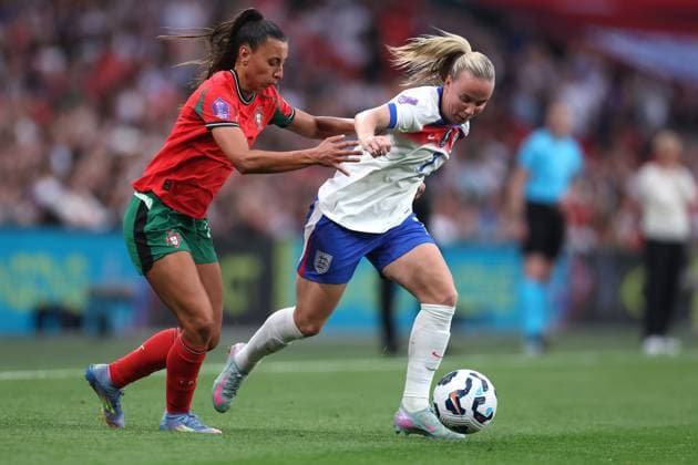 London, England, 30th May 2025. Catarina Amado of the Portugal national team, Nationalteam and Beth Mead of the England National team challenge for the ball during the England Women vs Portugal Women UEFA Women s Nations League match at Wembley Stadium, London. Picture credit should read: Paul Terry Sportimage EDITORIAL USE ONLY. No use with unauthorised audio, video, data, fixture lists, club league logos or live services. Online in-match use limited to 120 images, no video emulation. No use in betting, games or single club league player publications. SPI_108_PT_England_W_Portugal_W SPI-3968-0108