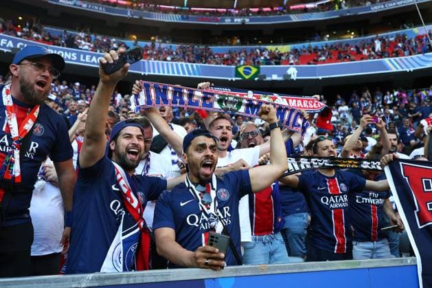 PSG fans in the stands Paris Saint-Germain v Inter Milan, UEFA Champions League Final, Football, Allianz Arena, Munich, Germany - 31 May 2025 EDITORIAL USE ONLY No use with unauthorised audio, video, data, fixture lists, club league logos or live services. Online in-match use limited to 120 images, no video emulation. No use in betting, games or single club league player publications. Copyright: xMichaelxZemanek Shutterstockx 15330931h