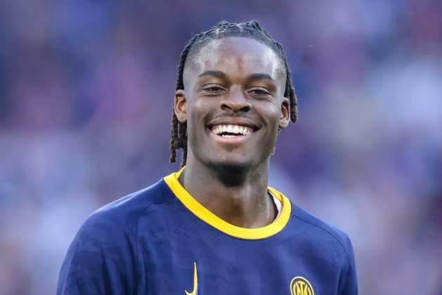 Yann Bisseck (FC Internazionale Milano) lacht, UEFA Champions League Final 2025, Paris Saint-Germain and FC Internazionale Milano, Allianz Arena am 31. May 2025 in München, Deutschland. (Foto von Marco Steinbrenner DeFodi Images) Yann Bisseck (FC Internazionale Milano) smiles, UEFA Champions League Final 2025, Paris Saint-Germain and FC Internazionale Milano, Munich Football Arena, May 31, 2025 in Munich, Germany. (Photo by Marco Steinbrenner DeFodi Images)