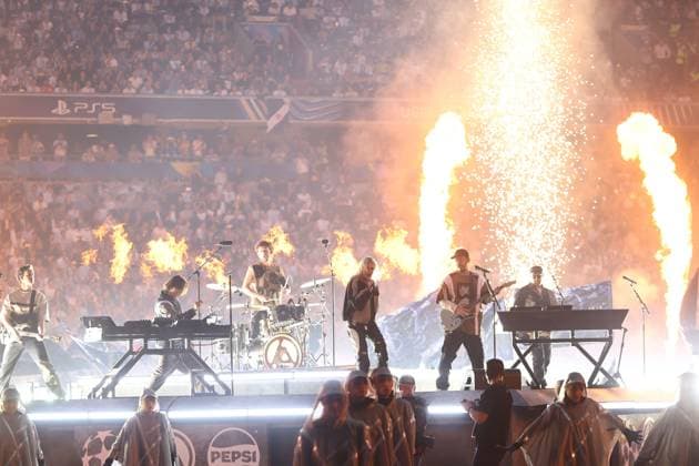 Linkin Park perform Paris Saint-Germain v Inter Milan, UEFA Champions League Final, Football, Allianz Arena, Munich, Germany - 31 May 2025 EDITORIAL USE ONLY No use with unauthorised audio, video, data, fixture lists, club league logos or live services. Online in-match use limited to 120 images, no video emulation. No use in betting, games or single club league player publications. Copyright: xMichaelxZemanek Shutterstockx 15330931ae
