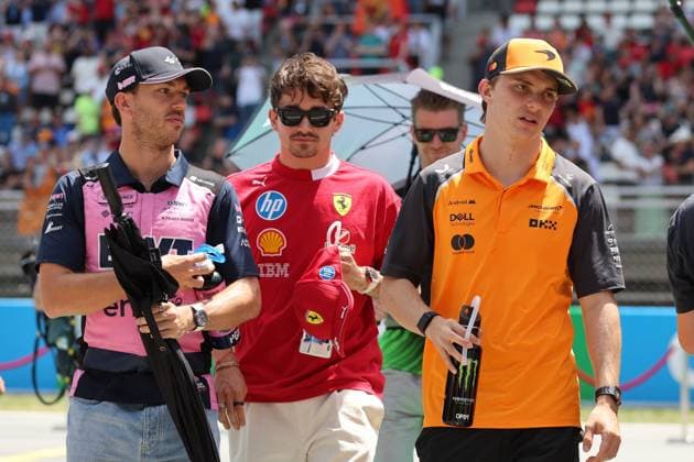 Pierre Gasly of France and Alpine F1 Team, Charles Leclerc of Monaco and Scuderia Ferrari and Oscar Piastri of Australia and McLaren , Race, F1 Grand Prix of Spain, am 01. June 2025 in Barcelona, Spain. (Foto von Diogo Cardoso DeFodi Images) Pierre Gasly of France and Alpine F1 Team, Charles Leclerc of Monaco and Scuderia Ferrari and Oscar Piastri of Australia and McLaren , Race, F1 Grand Prix of Spain, Circuit de Barcelona-Catalunya on June 1, 2025 in Barcelona, Spain. (Photo by Diogo Cardoso DeFodi Images)