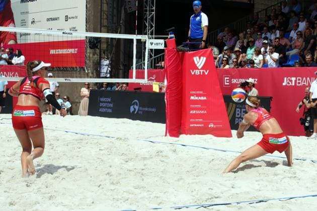 Beach Pro Tour Ostrava, 01.06.2025 Beach Pro Tour Ostrava, Beach-Volleyball, Elite16, Ostrava, 01.06.2025 Bild: Klinger, Dorina (AUT, 1) und Klinger, Ronja (AUT, 2), Spiel um Bronze Copyright: xBEAUTIFULxSPORTS NilsxKoepkex