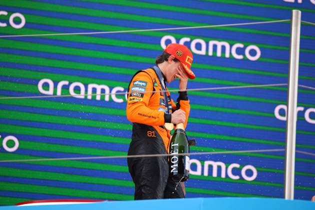 Oscar Piastri (McLaren Formula 1 Team, 81), Podium, Race day, ESP, Formel 1 Weltmeisterschaft, Aramco Grand Prix von Spanien, Circuit de Barcelona Catalunya, Saison 2025, 01.06.2025 ITA, Formel 1 Weltmeisterschaft, Spanish Grand Prix, 01.06.2024 Barcelona Copyright: xEibner-Pressefoto AnnikaxGrafx EP_AGF