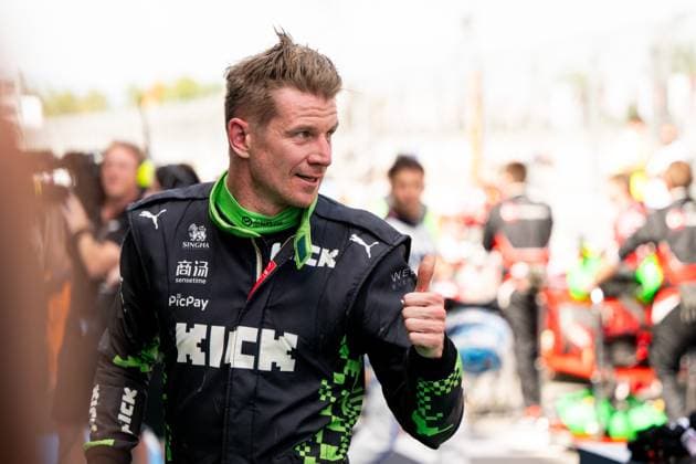 Nico Huelkenberg (Stake F1 Team Kick Sauber, Deutschland, 27) im Parc Ferme zufrieden mit Platz 5 in den Punkten hebt den Daumen, ESP, Formel 1 Weltmeisterschaft, Aramco Grand Prix von Spanien, Circuit de Barcelona Catalunya, Rennen, Saison 2025, 01.06.2025 ESP, Formel 1 Weltmeisterschaft, Aramco Grand Prix von Spanien, Circuit de Barcelona Catalunya, Rennen, Saison 2025, 01.06.2025 Barcelona Copyright: xEibner-Pressefoto Memmlerx EP_MMR