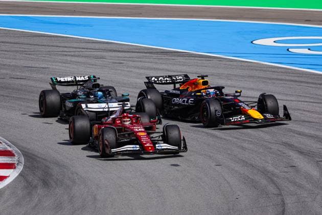 F1 - SPANISH GRAND PRIX 2025 Restart: 16 LECLERC Charles (mco), Scuderia Ferrari SF-25, 01 VERSTAPPEN Max (nld), Red Bull Racing RB21, 63 RUSSELL George (gbr), Mercedes AMG F1 Team W16, action during the Formula 1 Aramco Gran Premio de Espana 2025, Spanish Grand Prix 2025, 9th round of the 2025 FIA Formula One World Championship, WM, Weltmeisterschaft from May 30 to June 1, 2025 on the Circuit de Barcelona-Catalunya, in Montmelo, Spain - MontmeloSpain Copyright: xFLORENTxGOODENx