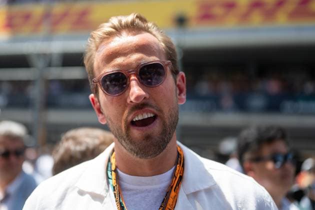 Harry Kane (England, FC Bayern Muenchen, Fußballspieler) in der Startaufstellung, ESP, Formel 1 Weltmeisterschaft, Aramco Grand Prix von Spanien, Circuit de Barcelona Catalunya, Rennen, Saison 2025, 01.06.2025 ESP, Formel 1 Weltmeisterschaft, Aramco Grand Prix von Spanien, Circuit de Barcelona Catalunya, Rennen, Saison 2025, 01.06.2025 Barcelona Copyright: xEibner-Pressefoto Memmlerx EP_MMR