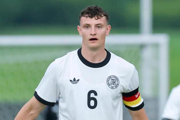 Eric Martel (Germany) schaut, Friendly match, Germany U21, U 21 vs RB Leipzig U19, Spa und GolfResort Weimarer Land am 01. June 2025 in Blankenhain, Deutschland. (Foto von Marco Steinbrenner DeFodi Images) Eric Martel (Germany) looks on, Friendly match, Germany U21 vs RB Leipzig U19, Spa und GolfResort Weimarer Land, June 1, 2025 in Blankenhain, Germany. (Photo by Marco Steinbrenner DeFodi Images)