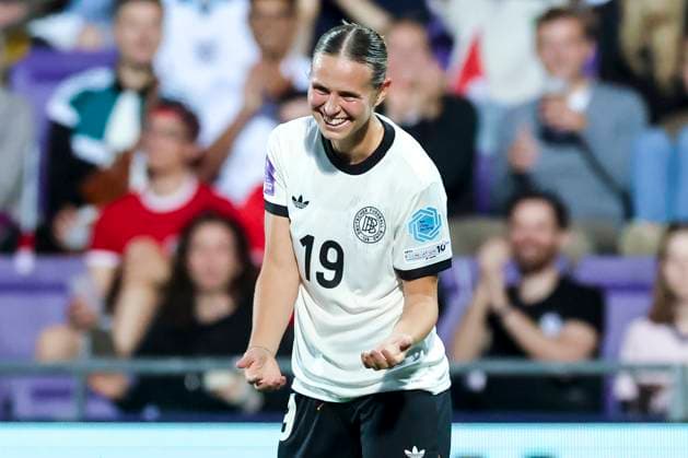 Klara Buehl (Germany) bejubelt ihren Treffer zum 0:4, UEFA Women s Nations League 2024 25 Grp A1 MD6, Austria and Germany, Viola Park am 03. June 2025 in Wien, Oesterreich. (Foto von Marco Steinbrenner DeFodi Images) Klara Buehl (Germany) celebrates after scoring her teams fourth goal, UEFA Women s Nations League 2024 25 Grp A1 MD6, Austria and Germany, Viola Park, June 3, 2025 in Vienna, Austria. (Photo by Marco Steinbrenner DeFodi Images)