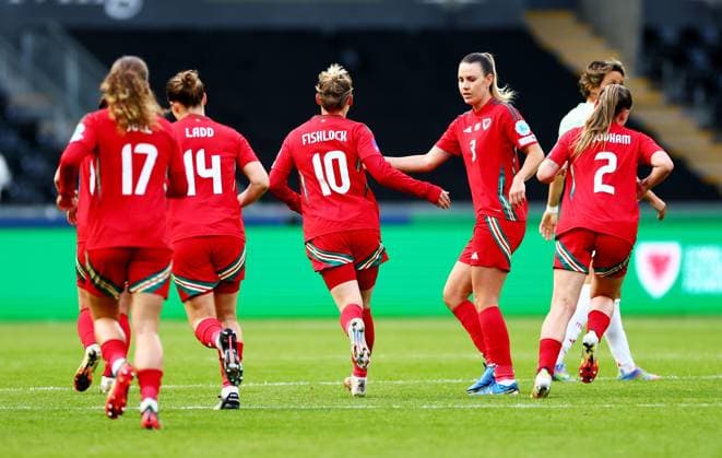 Jess Fishlock of Wales celebrates scoring a goal after making the score 1-4. Wales Women v Italy Women, UEFA Women s Nations League - League A - Group 4, Football, Swansea.com Stadium, Swansea, Wales, UK - 03 Jun 2025 EDITORIAL USE ONLY No use with unauthorised audio, video, data, fixture lists, club league logos or live services. Online in-match use limited to 120 images, no video emulation. No use in betting, games or single club league player publications. Copyright: xJamesxMarsh Shutterstockx 15338010bt
