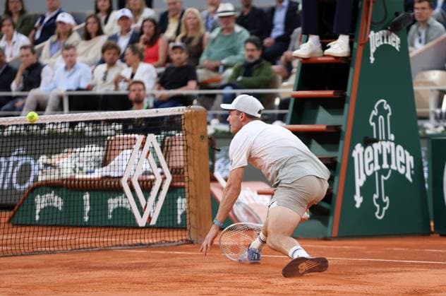 Tommy Paul of USA in action French Open Tennis, Day Ten, Tennis, Roland Garros, Paris, France - 03 Jun 2025 EDITORIAL USE ONLY No use with unauthorised audio, video, data, fixture lists, club league logos or live services. Online in-match use limited to 120 images, no video emulation. No use in betting, games or single club league player publications. Copyright: xEllaxLing Shutterstockx 15335299cl