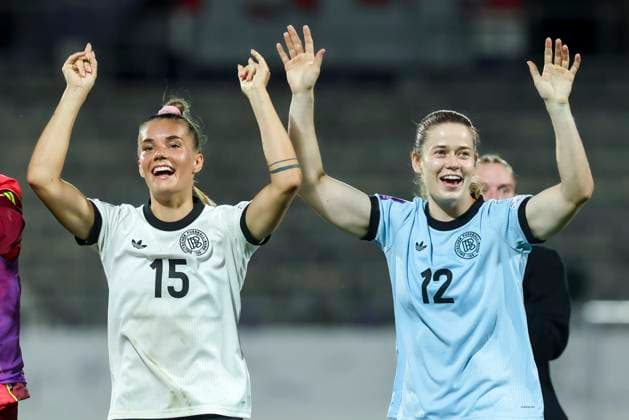 Sport Bilder des Tages Selina Cerci (Germany) und Torhueterin Stina Johannes (Germany) jubeln, UEFA Women s Nations League 2024 25 Grp A1 MD6, Austria and Germany, Viola Park am 03. June 2025 in Wien, Oesterreich. (Foto von Marco Steinbrenner DeFodi Images) Selina Cerci (Germany) und Torhueterin Stina Johannes (Germany) cheer, UEFA Women s Nations League 2024 25 Grp A1 MD6, Austria and Germany, Viola Park, June 3, 2025 in Vienna, Austria. (Photo by Marco Steinbrenner DeFodi Images)