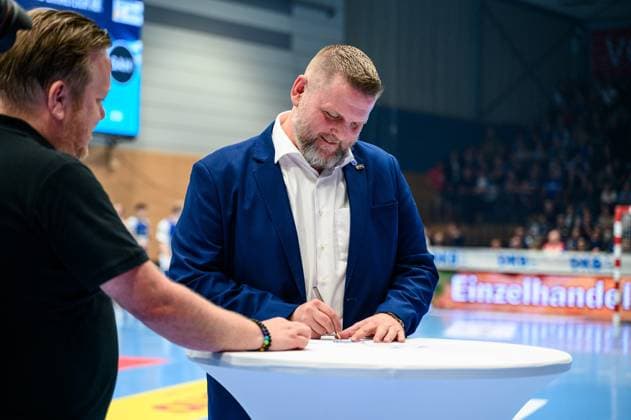 Koetter Security unterschreibt für eine weiter Partnerschaft GER, ThSV Eisenach gegen 1 VfL Potsdam, Handball, 1. Bundesliga, 33.Spieltag, Saison 2024 2025, 04.06.2025 GER, ThSV Eisenach gegen 1 VfL Potsdam, Handball, 1. Bundesliga, 33.Spieltag, Saison 2024 2025, 04.06.2025 Eisenach Copyright: xEibner-Pressefoto MartinxHerbstx EP_MHT