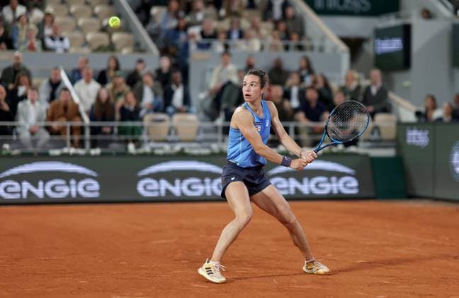 Lois Boisson of France in action French Open Tennis, Day Twelve, Tennis, Roland Garros, Paris, France - 05 Jun 2025 EDITORIAL USE ONLY No use with unauthorised audio, video, data, fixture lists, club league logos or live services. Online in-match use limited to 120 images, no video emulation. No use in betting, games or single club league player publications. Copyright: xEllaxLing Shutterstockx 15337997br
