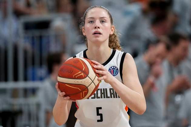 Hilke Feldrappe (DBB, 5), am Ball, Einzelbild, Einzelfoto, Aktion, Action, 06.06.2025, Heidelberg (Deutschland), Basketball, Länderspiel, Frauen, Deutschland - Türkei